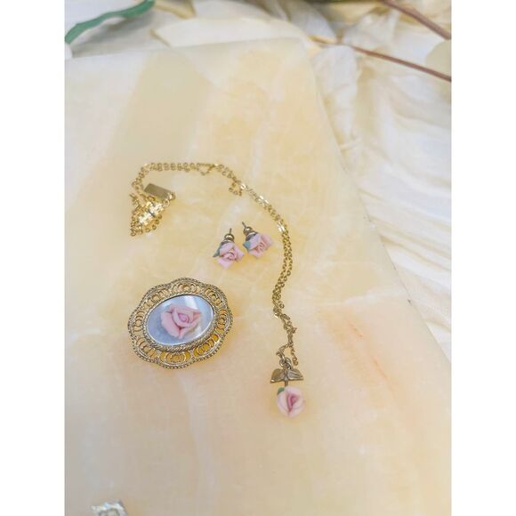 Vintage Gold Tone with Porcelain Roses Set - Picture 1 of 3